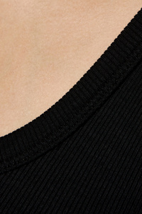 Lotta Unterhemd mit geripptes elastisches Material
