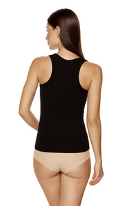 Lotta Unterhemd mit geripptes elastisches Material